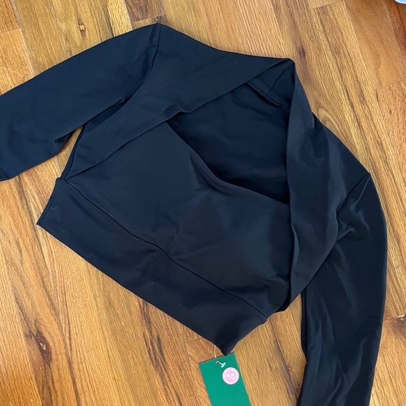 Halara Softlyzero Plush Long Sleeve Thumb Hole 2-in-1 Cropped Yoga Sports Top - Picture 3 of 7